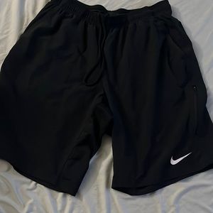 Nike large black dri fit tennis shorts